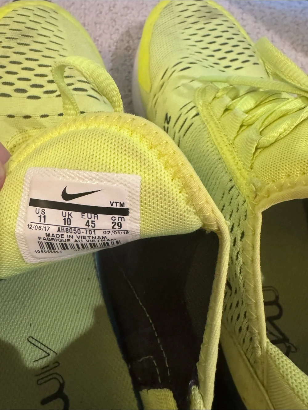 Nike Mens Air Max 270 Running Shoes - Yellow/Black Size 11